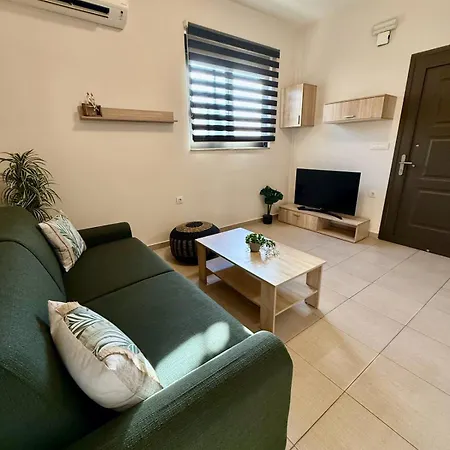 Bliss Garden Jacuzzi דירה