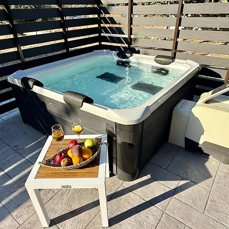 Bliss Garden Jacuzzi