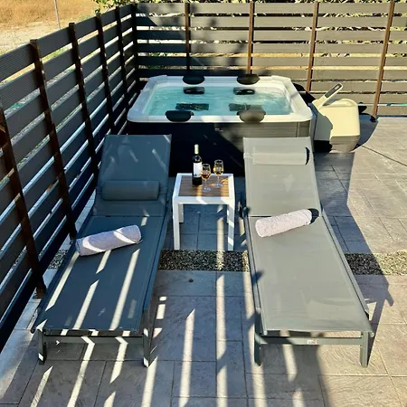 Bliss Garden Jacuzzi אסגורו